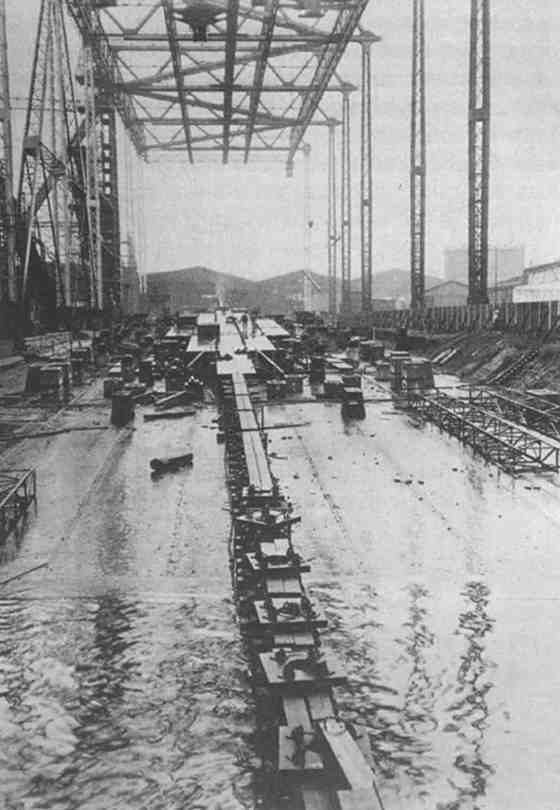 Иллюстрация к книге — Плавучие крепости [w0044_2.jpg]