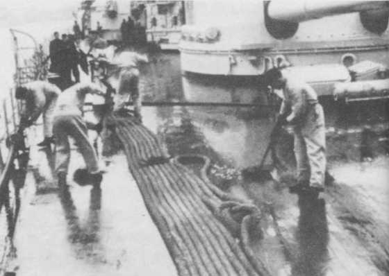 Иллюстрация к книге — Плавучие крепости [w0053_4.jpg]