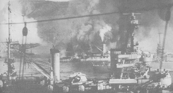 Иллюстрация к книге — Плавучие крепости [w0058_1.jpg]