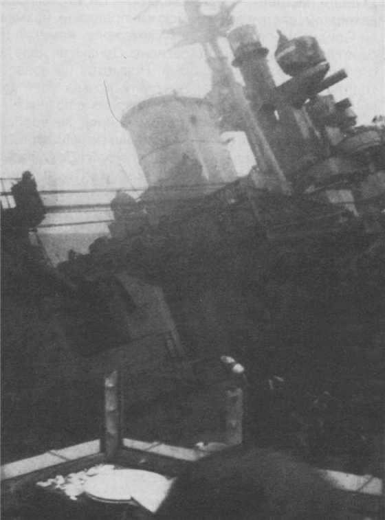 Иллюстрация к книге — Плавучие крепости [w0064_2.jpg]