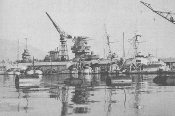 Иллюстрация к книге — Плавучие крепости [w0070_1.jpg]