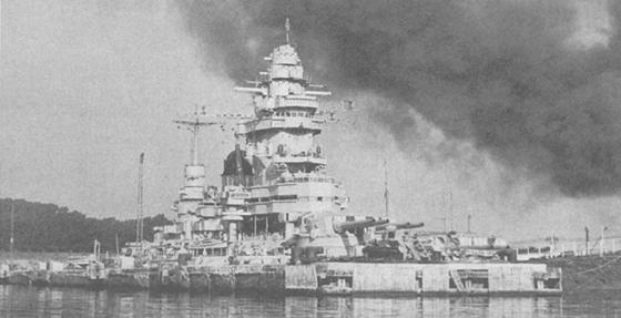 Иллюстрация к книге — Плавучие крепости [w0070_2.jpg]