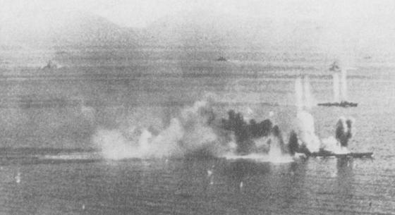 Иллюстрация к книге — Плавучие крепости [w0078_4.jpg]