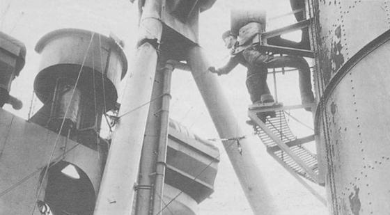 Иллюстрация к книге — Плавучие крепости [w0080_3.jpg]