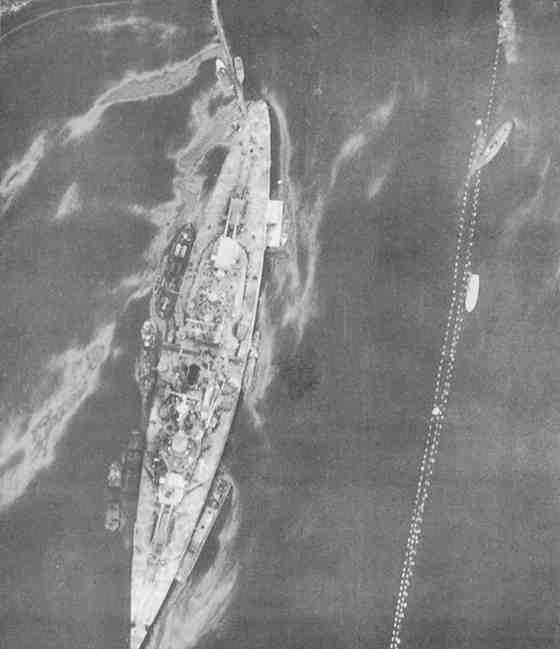 Иллюстрация к книге — Плавучие крепости [w0082_1.jpg]