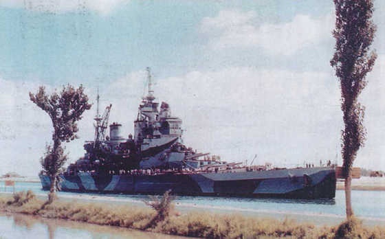 Иллюстрация к книге — Плавучие крепости [w0089_2.jpg]