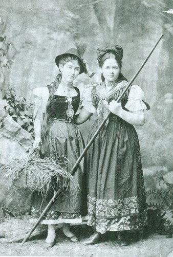 Иллюстрация к книге — Воспоминания бабушки. Очерки культурной истории евреев России в ХIХ в. [i_007.jpg]