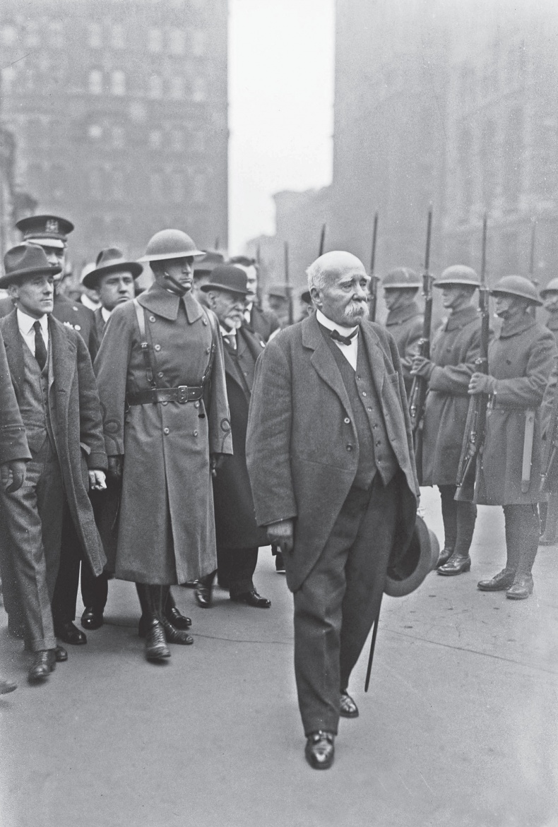 Иллюстрация к книге — Чарующее безумие. Клод Моне и водяные лилии [i_050.jpg]