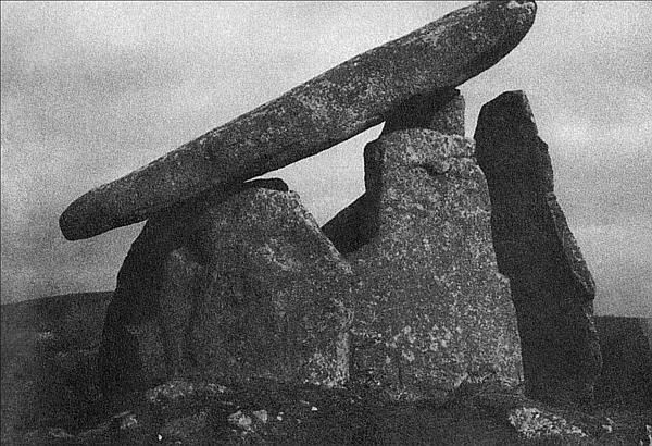 Иллюстрация к книге — Стоунхендж. Загадки мегалитов [_01.jpg]