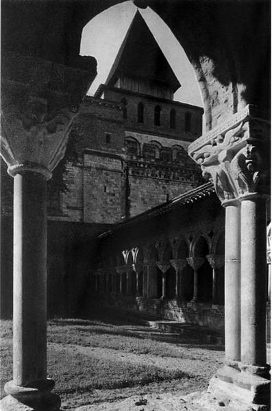 Иллюстрация к книге — Повседневная жизнь во времена трубадуров XII-XIII веков [i_033.jpg]