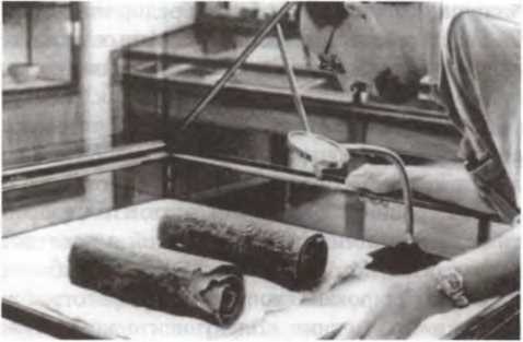 Иллюстрация к книге — Свитки Мертвого моря. Долгий путь к разгадке [i_026.jpg]