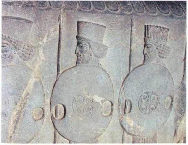 Иллюстрация к книге — Загадки старой Персии [i_033.jpg]