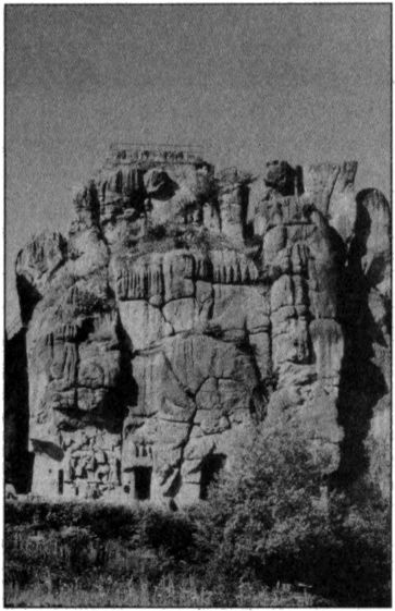 Иллюстрация к книге — Стоунхендж Третьего рейха [i_034.jpg]