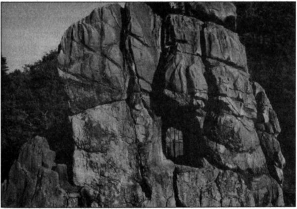 Иллюстрация к книге — Стоунхендж Третьего рейха [i_049.jpg]