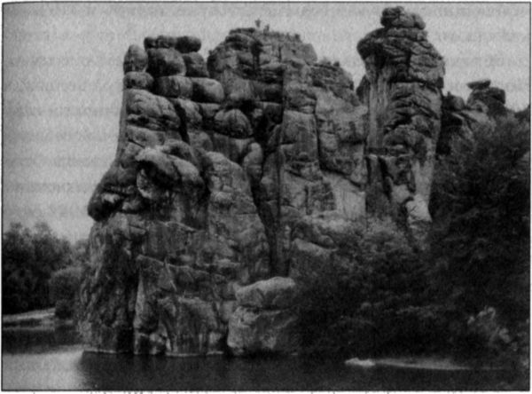 Иллюстрация к книге — Стоунхендж Третьего рейха [i_071.jpg]