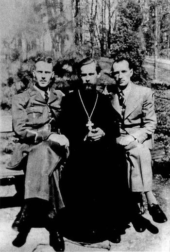 Иллюстрация к книге — Закат и гибель Белого флота. 1918-1924 годы [i_023.jpg]