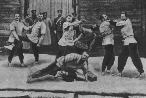 Иллюстрация к книге — Повседневная жизнь российских жандармов [i_031.jpg]