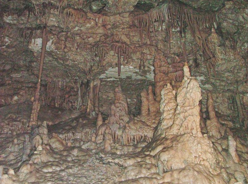 Иллюстрация к книге — Легенды метро и подземелий [i_014.jpg]