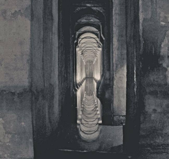 Иллюстрация к книге — Легенды метро и подземелий [i_020.jpg]