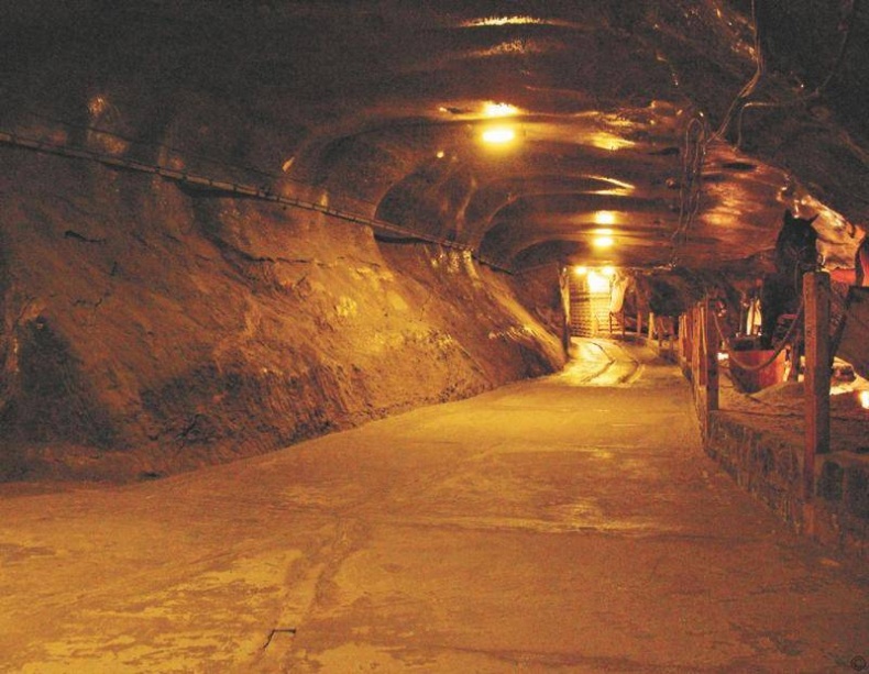 Иллюстрация к книге — Легенды метро и подземелий [i_038.jpg]