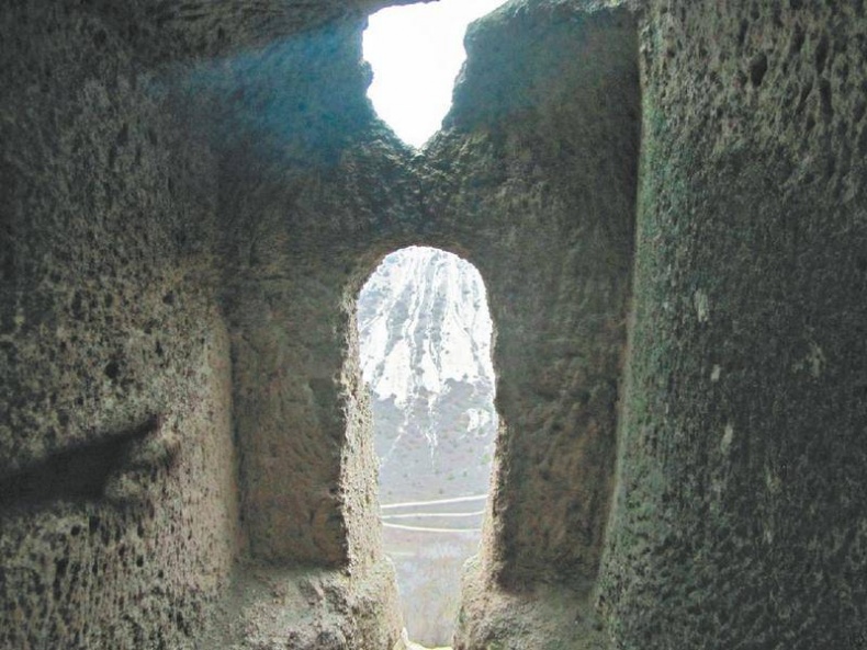 Иллюстрация к книге — Легенды метро и подземелий [i_043.jpg]