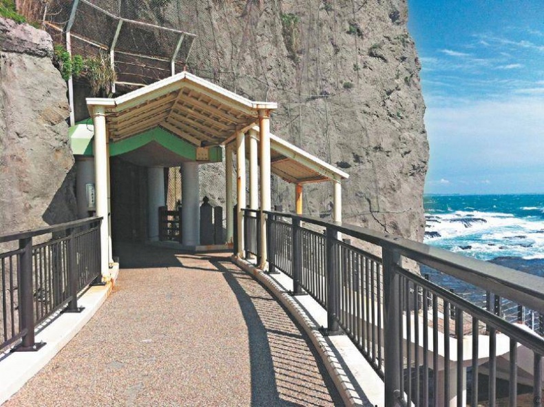 Иллюстрация к книге — Легенды метро и подземелий [i_048.jpg]