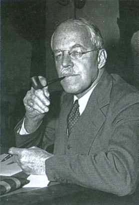 Иллюстрация к книге — Повседневная жизнь ЦРУ. Политическая история 1947-2007 [i_009.jpg]