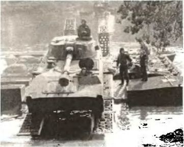 Иллюстрация к книге — Танковый меч страны Советов [i_079.jpg]