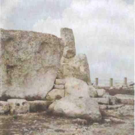 Иллюстрация к книге — Именем Зевса [i_003.jpg]