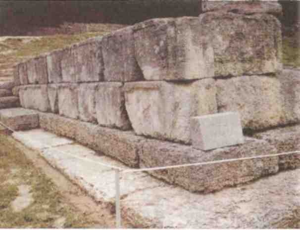 Иллюстрация к книге — Именем Зевса [i_005.jpg]