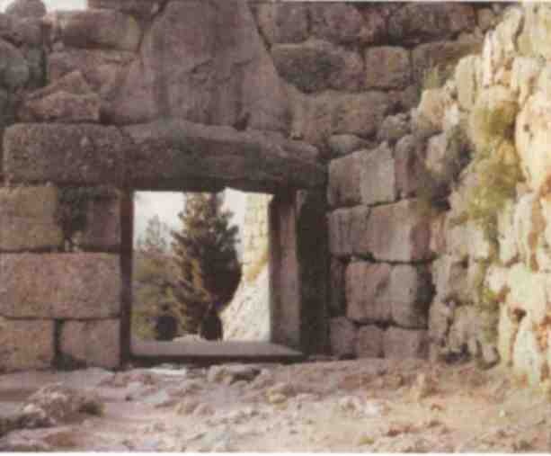 Иллюстрация к книге — Именем Зевса [i_022.jpg]