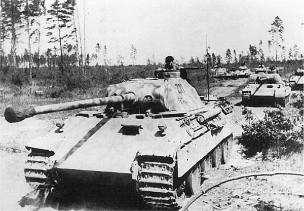 Иллюстрация к книге — Тяжёлый танк «Пантера» [i_044.jpg]