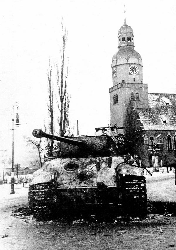 Иллюстрация к книге — Тяжёлый танк «Пантера» [i_056.jpg]