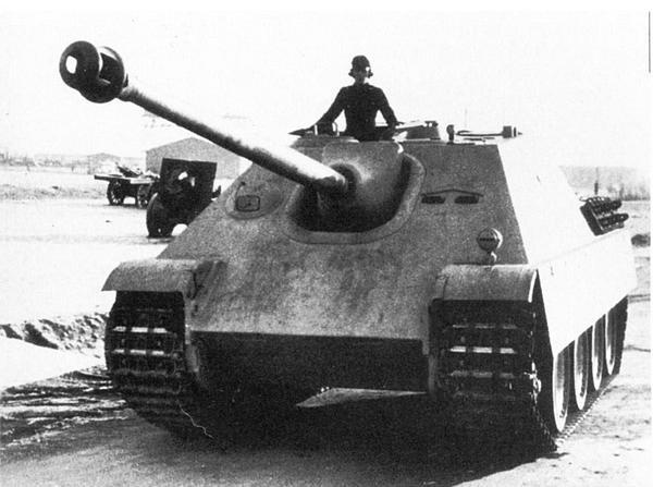 Иллюстрация к книге — Тяжёлый танк «Пантера» [i_062.jpg]