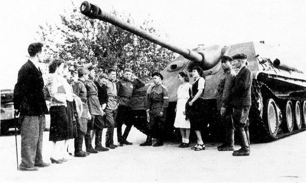 Иллюстрация к книге — Тяжёлый танк «Пантера» [i_067.jpg]