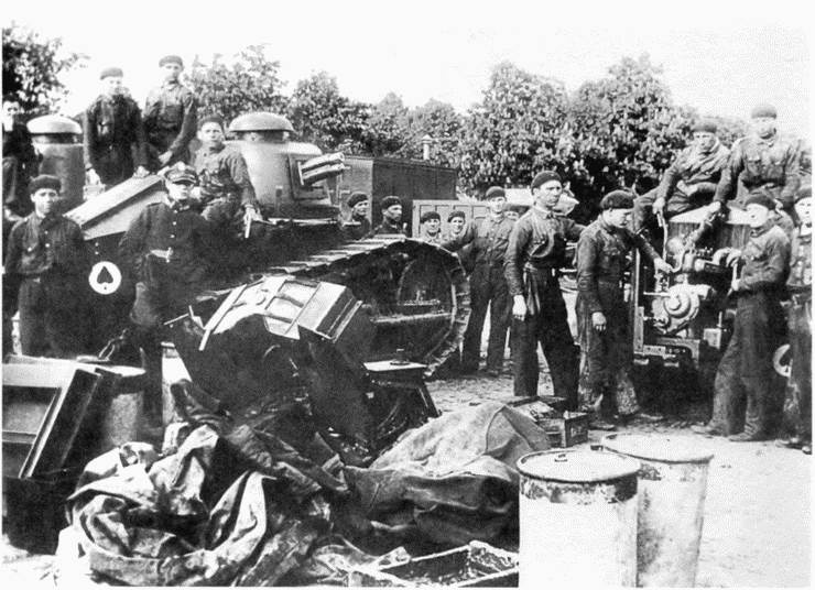 Иллюстрация к книге — Танк № 1 «Рено ФТ-17» [i_059.jpg]