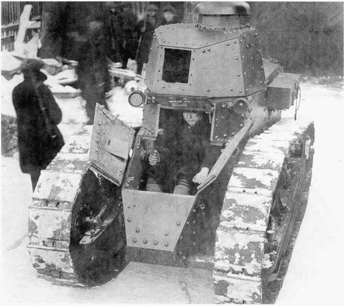 Иллюстрация к книге — Танк № 1 «Рено ФТ-17» [i_074.jpg]