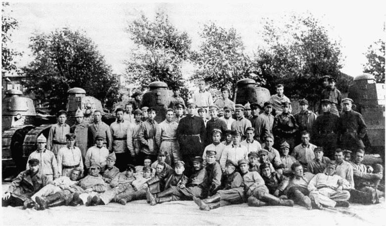 Иллюстрация к книге — Танк № 1 «Рено ФТ-17» [i_079.jpg]