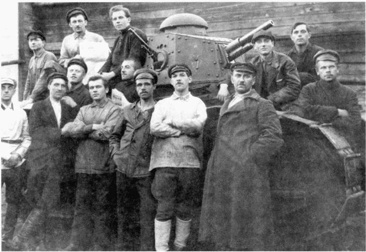 Иллюстрация к книге — Танк № 1 «Рено ФТ-17» [i_081.jpg]