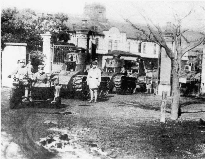 Иллюстрация к книге — Танк № 1 «Рено ФТ-17» [i_091.jpg]