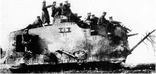 Иллюстрация к книге — Первые германские танки. "Тевтонский ответ" [i_025.jpg]