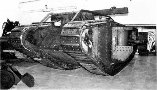 Иллюстрация к книге — Самые первые танки "Дьявол идет!" [i_017.jpg]