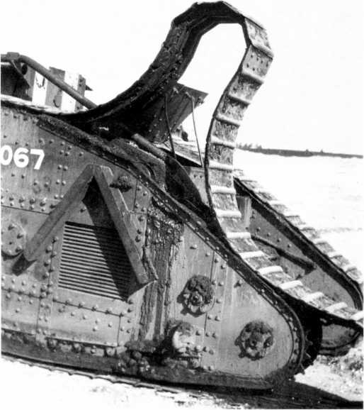 Иллюстрация к книге — Самые первые танки "Дьявол идет!" [i_026.jpg]