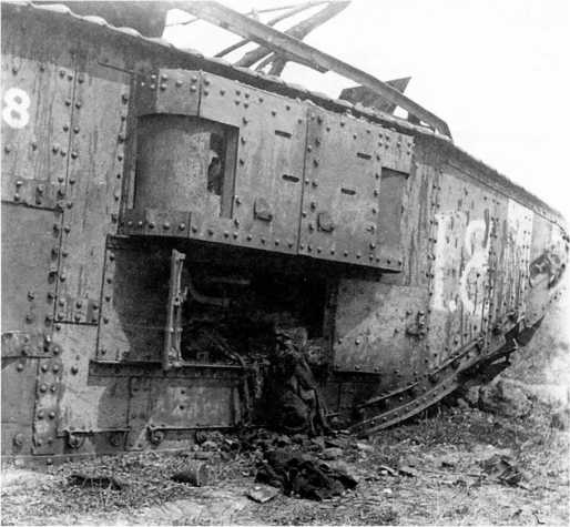 Иллюстрация к книге — Самые первые танки "Дьявол идет!" [i_030.jpg]