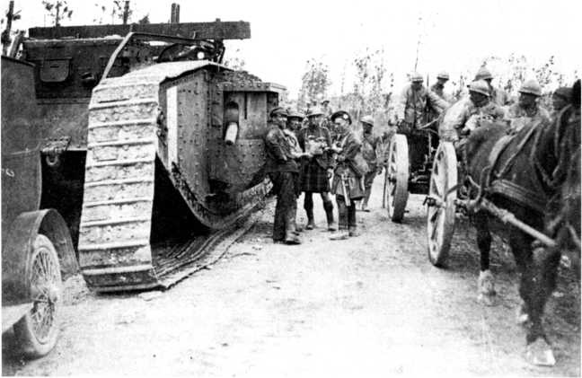 Иллюстрация к книге — Самые первые танки "Дьявол идет!" [i_038.jpg]