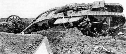 Иллюстрация к книге — Самые первые танки "Дьявол идет!" [i_078.jpg]