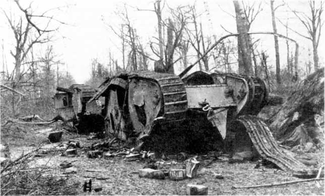 Иллюстрация к книге — Самые первые танки "Дьявол идет!" [i_079.jpg]