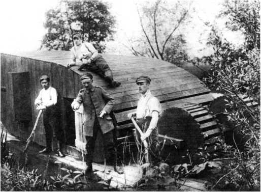 Иллюстрация к книге — Самые первые танки "Дьявол идет!" [i_084.jpg]