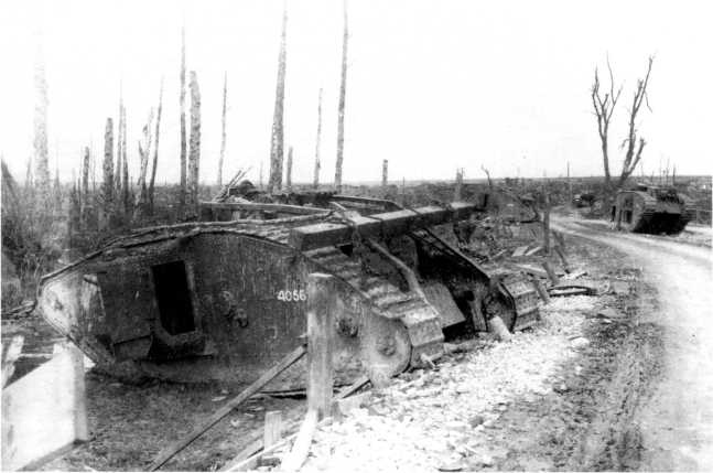 Иллюстрация к книге — Самые первые танки "Дьявол идет!" [i_085.jpg]