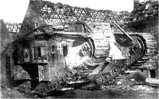 Иллюстрация к книге — Самые первые танки "Дьявол идет!" [i_086.jpg]